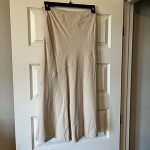 EUC ZOZO linen maxi skirt size 4